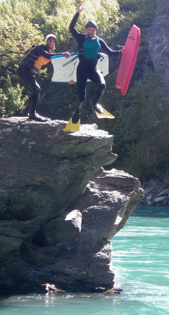 River Surfing am Kawarau: Jump!